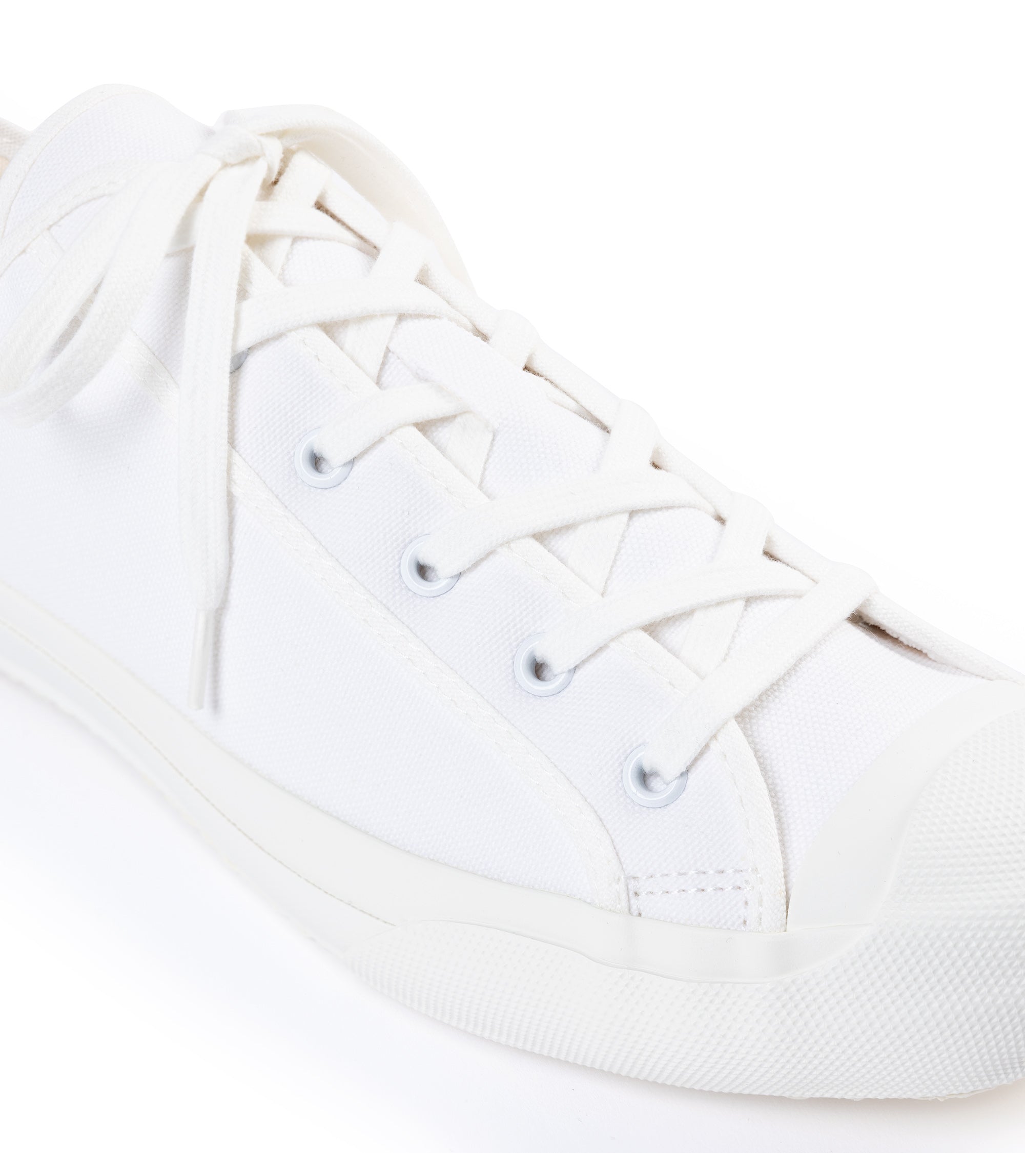 Doek Court canvas sneaker in optical white, sole detail.