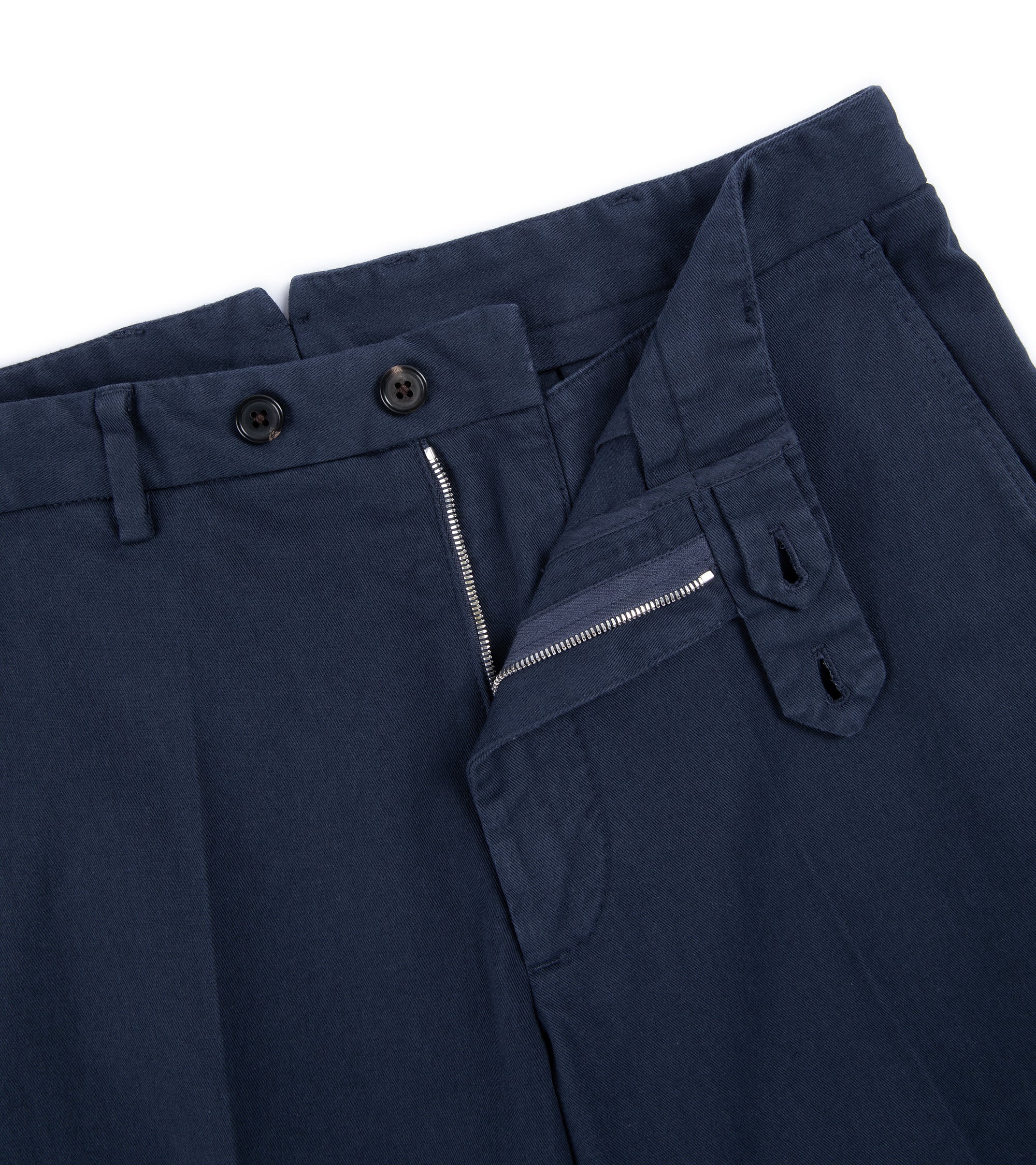Trunk Palmer flat front trousers in light navy, close-up of the pocket.