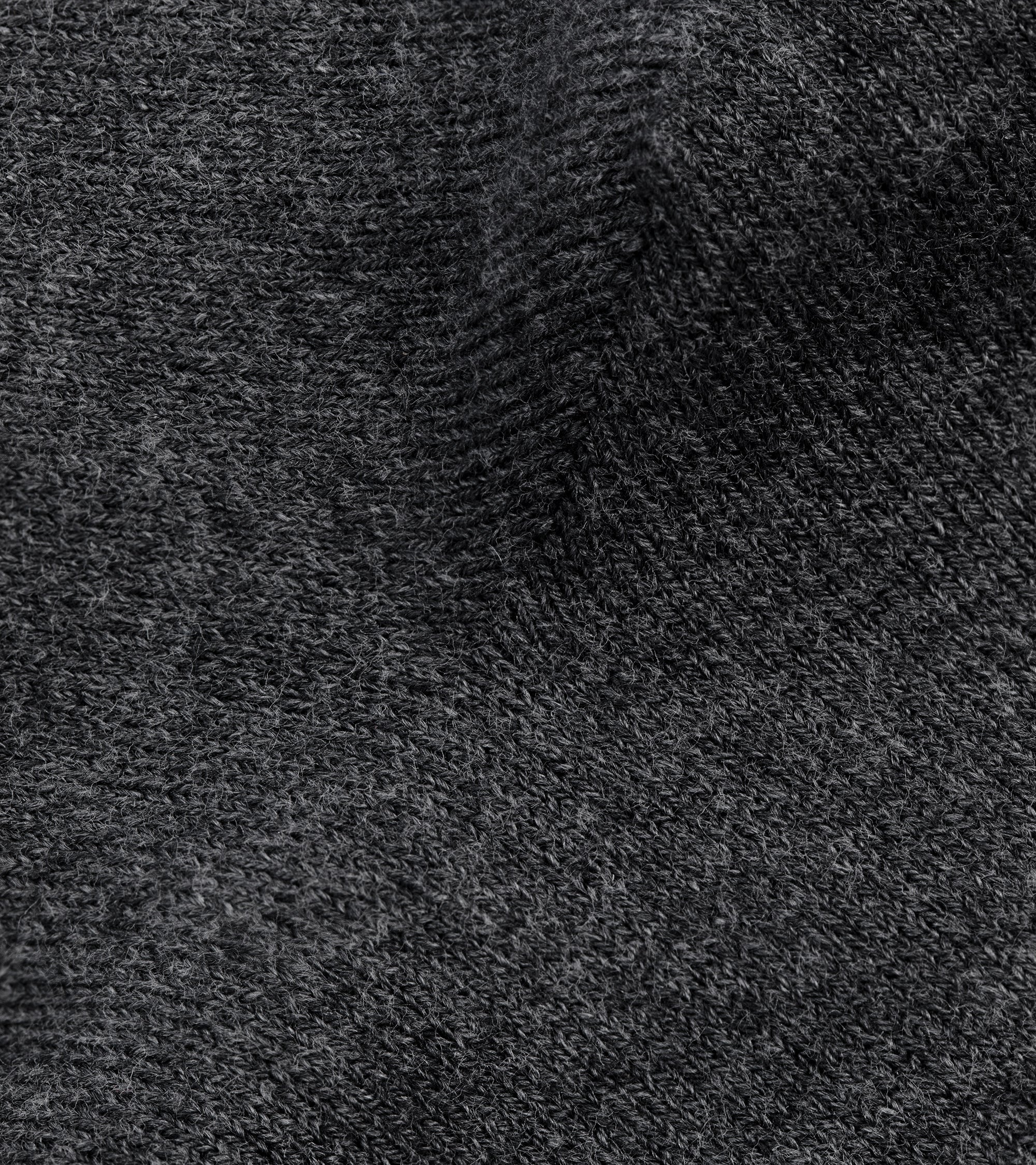 Trunk plain cotton socks in grey, close-up of the ribbed cuff.