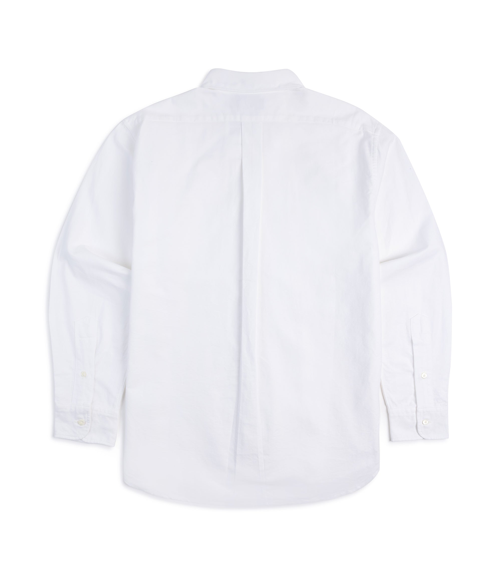 Manual Alphabet button-down shirt in white Supima cotton Oxford, close-up of the collar and button placket.