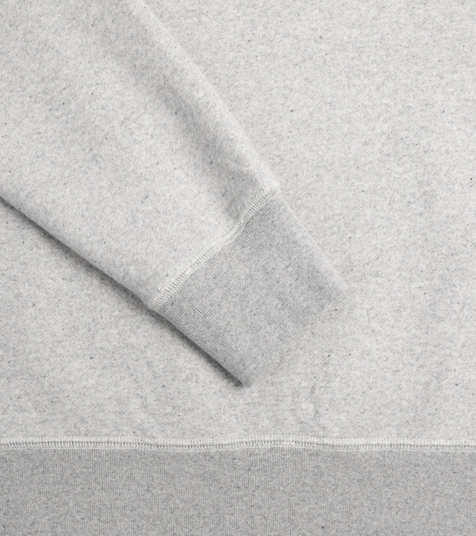 Trunk Cooper cotton crew neck sweatshirt in grey, close-up of the ribbed neckline.